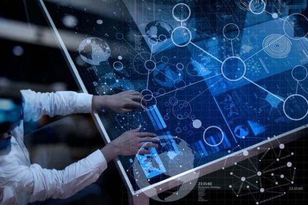 文科生轉戰計算機硬件開發 機遇、挑戰與建議